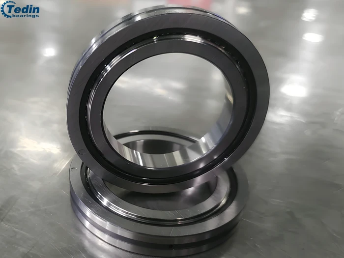 RB18025 Bearing Roller Crossed